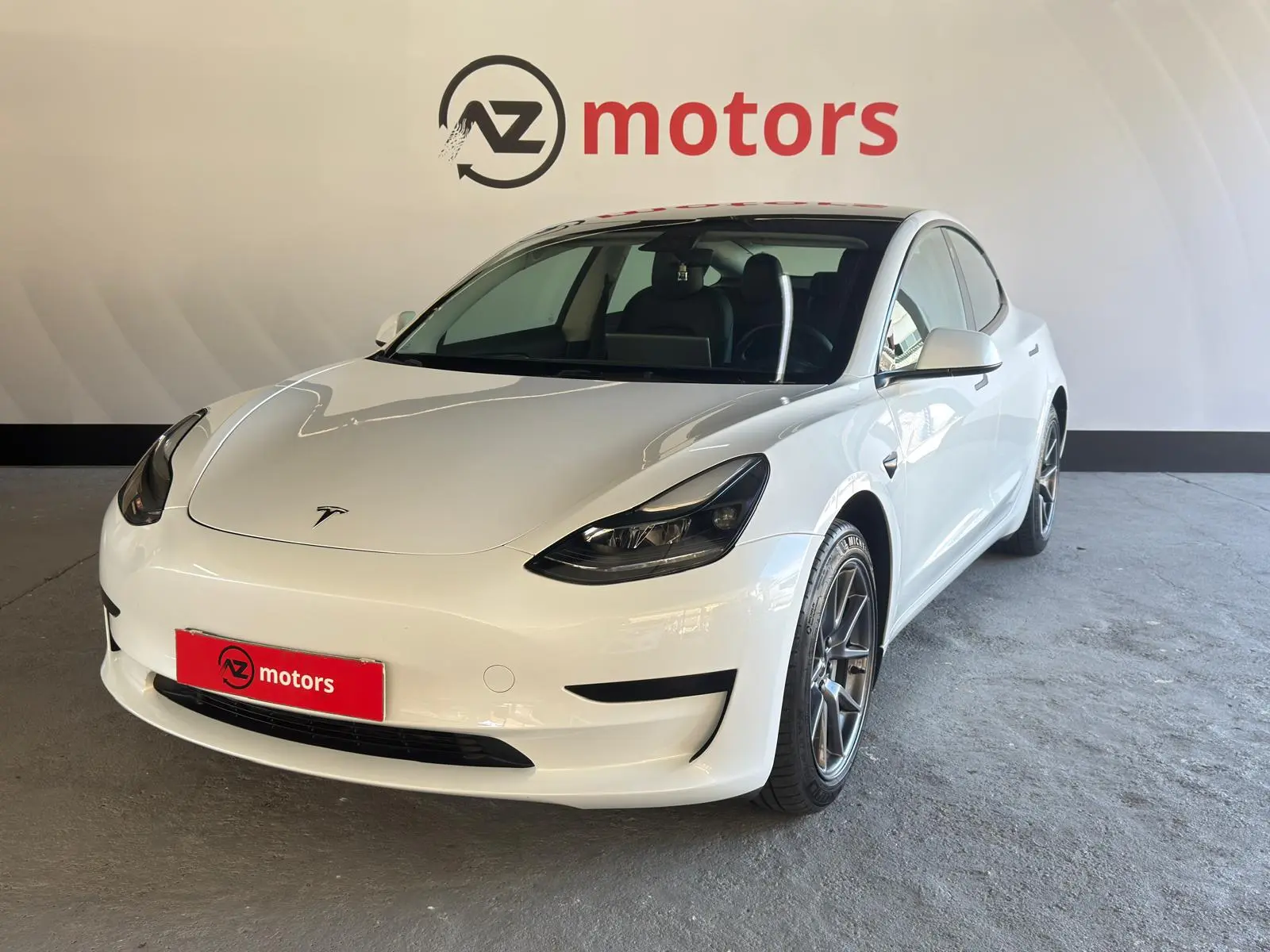 Tesla Model 3 Standard Range Plus RWD 1
