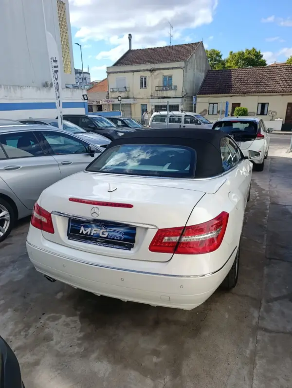 Mercedes-Benz E 220 CDi BlueEfficiency 6