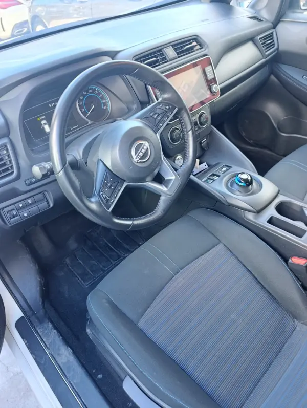 Nissan Leaf 5