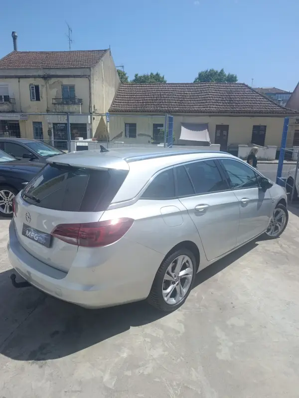 Opel Astra Sports Tourer 5