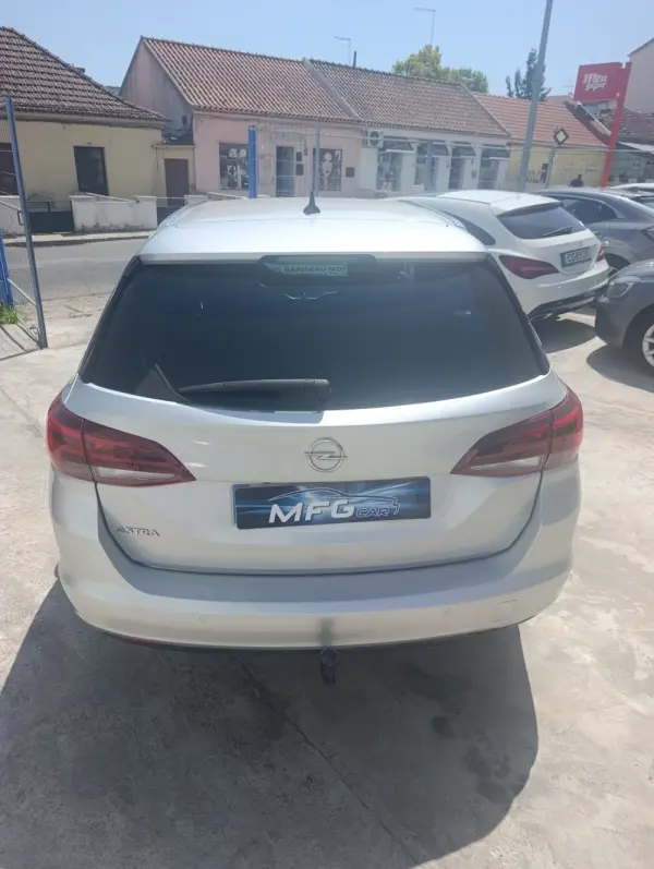 Opel Astra Sports Tourer 3