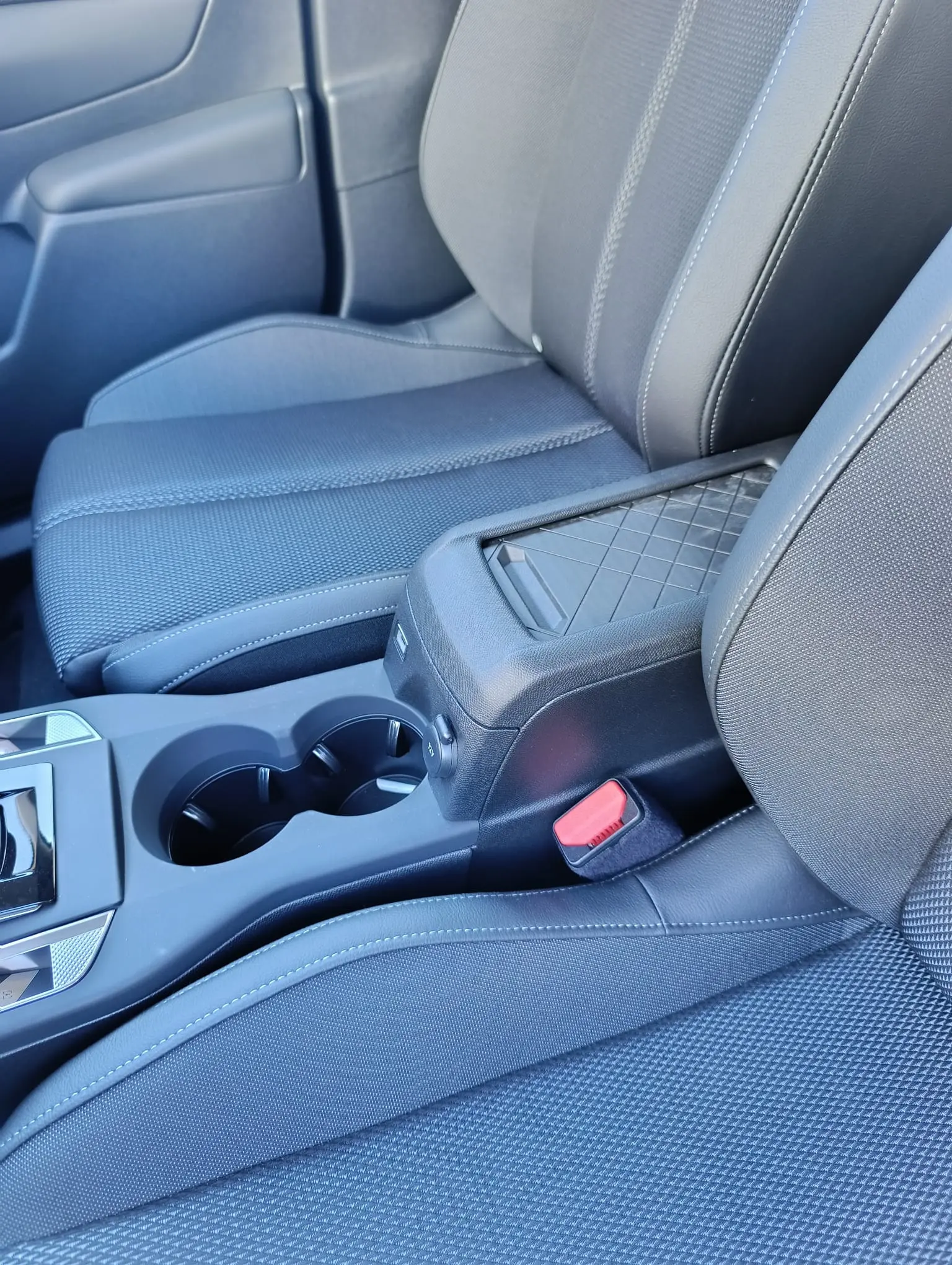 DS DS3 E-Tense Edition France 14