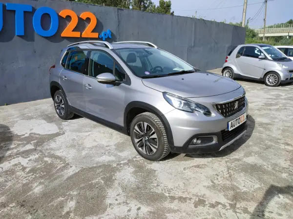 Peugeot 2008 1.2 PureTech Style 2