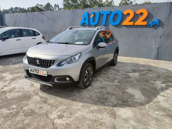Peugeot 2008 1.2 PureTech Style 4