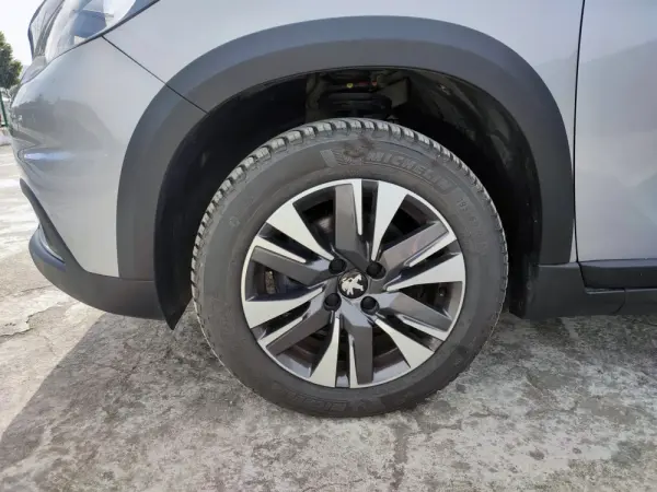 Peugeot 2008 1.2 PureTech Style 15