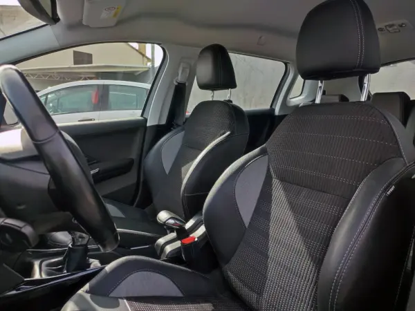 Peugeot 2008 1.2 PureTech Style 22