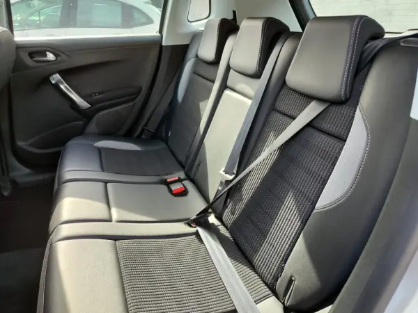 Peugeot 2008 1.2 PureTech Style 51