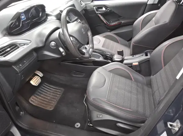 Peugeot 2008 1.5 BlueHDi Allure EAT6 4