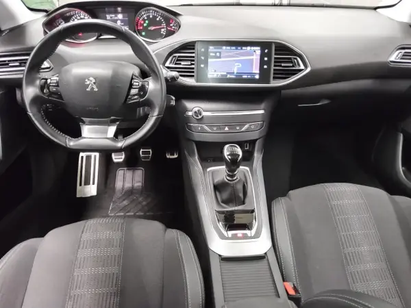 Peugeot 308 1.5 BlueHDi Allure 3