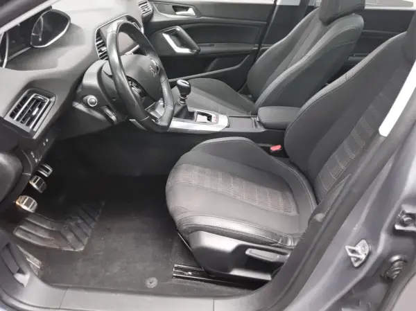 Peugeot 308 1.5 BlueHDi Allure 4