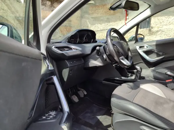 Peugeot 2008 1.6 BleuHDI 100 12