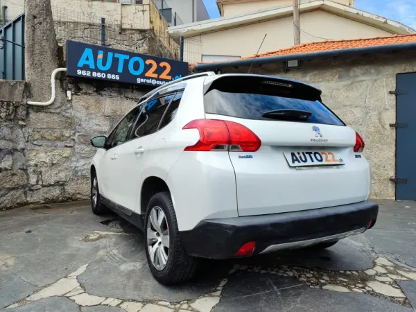 Peugeot 2008 1.6 BleuHDI 100 4
