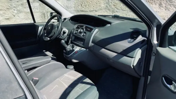 Renault Scénic 1.5 DCI Confort 14
