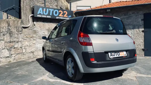 Renault Scénic 1.5 DCI Confort 6