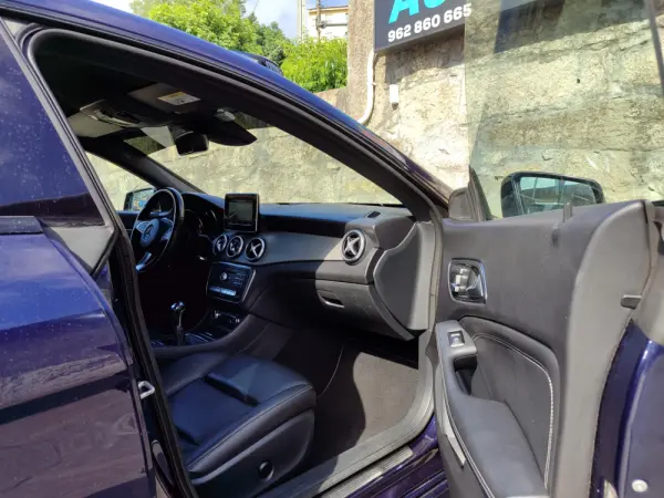 Mercedes-Benz CLA 180 AMG Line 13