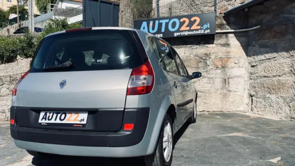 Renault Scénic 1.5 DCI Confort 4