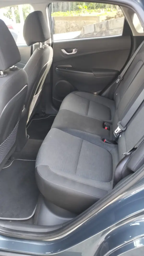 Hyundai Kauai Business 14