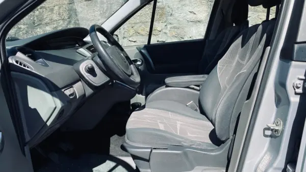 Renault Scénic 1.5 DCI Confort 11