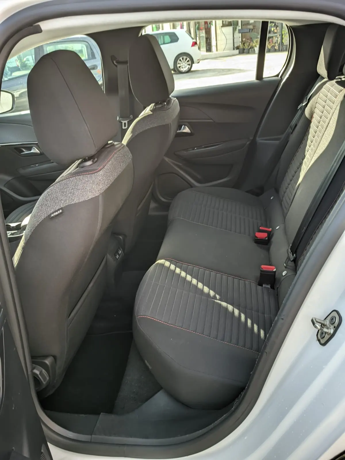 Peugeot e-208 50 kWh Active 18