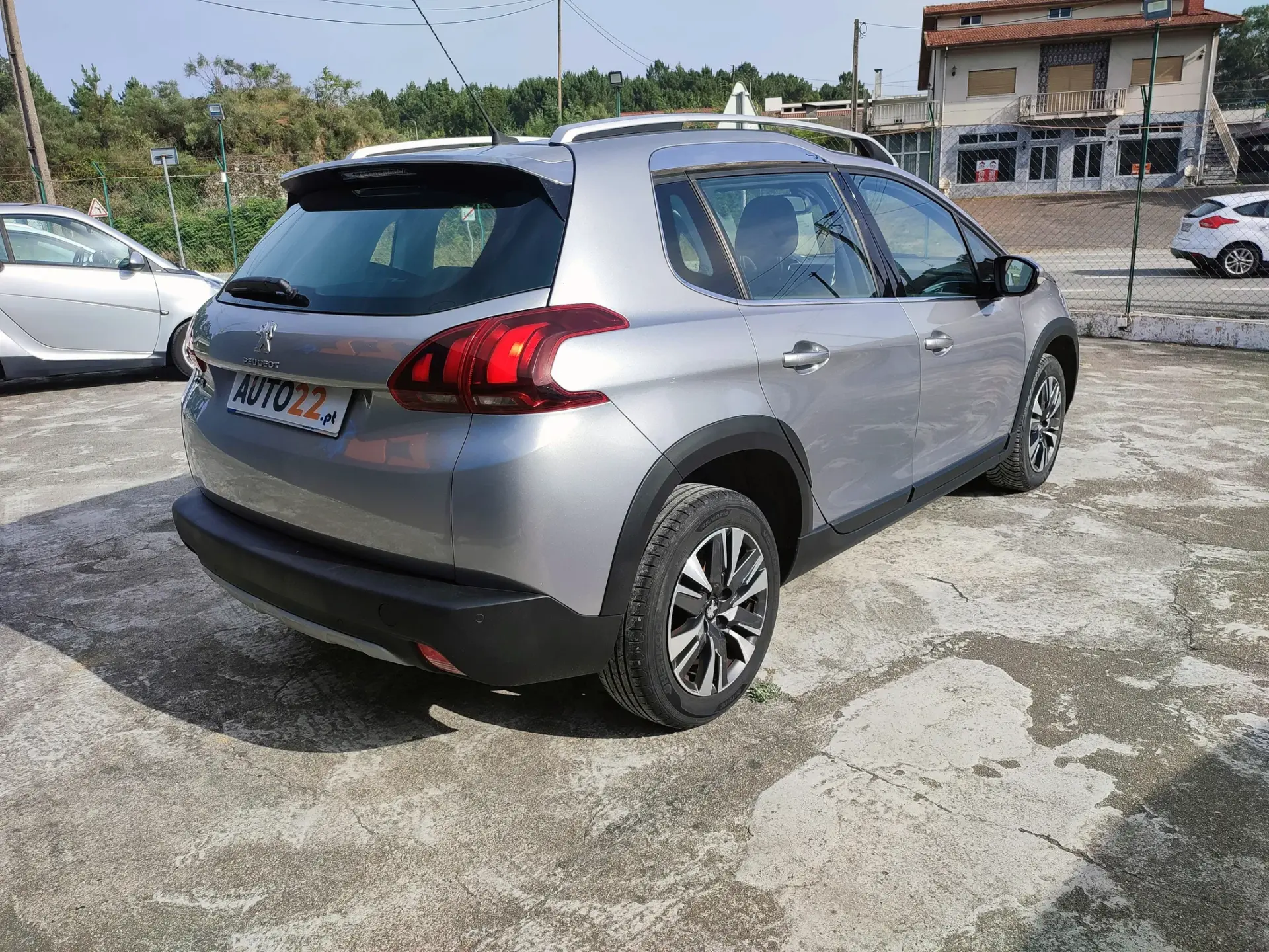 Peugeot 2008 1.2 PureTech Style 8