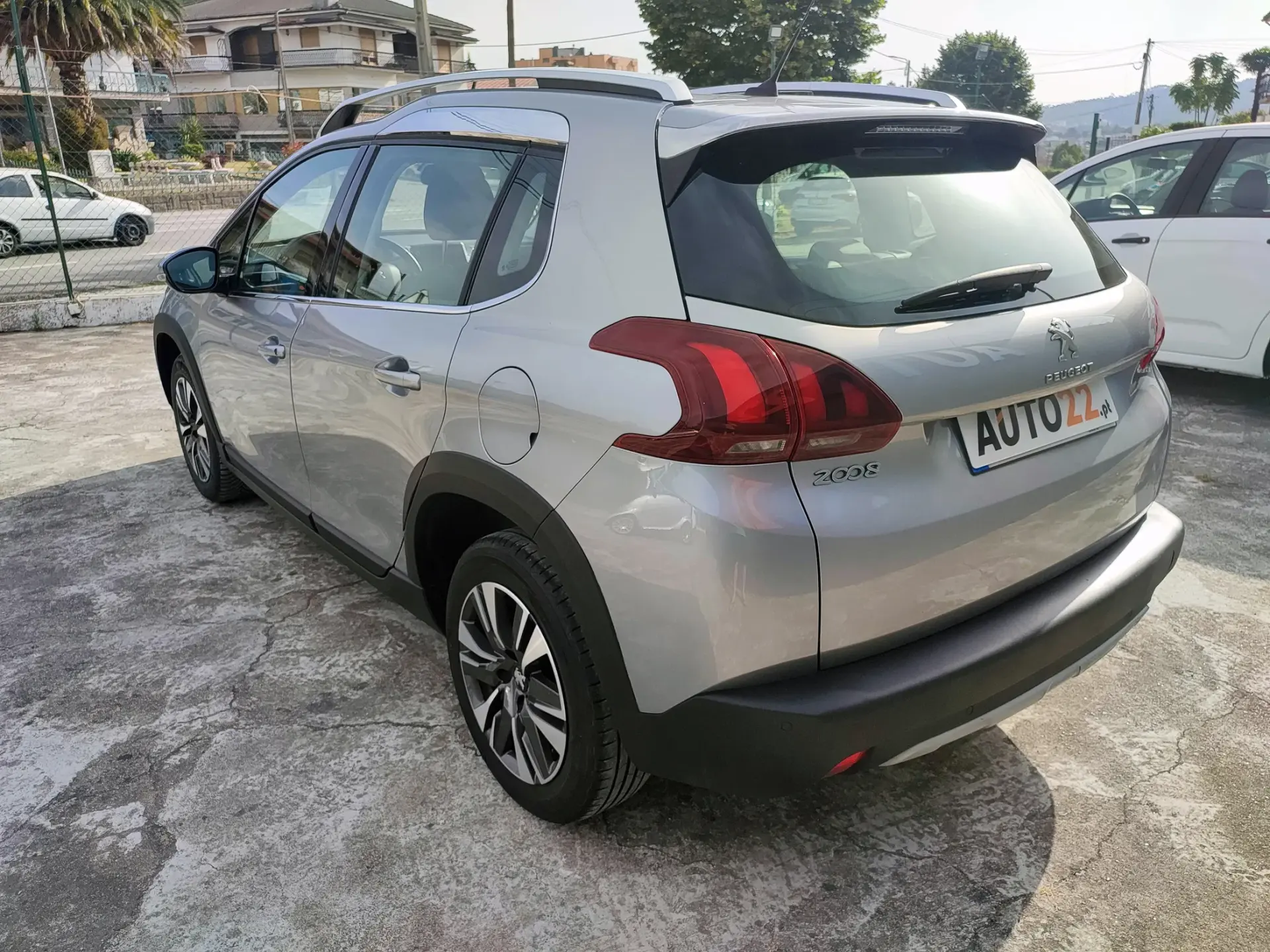 Peugeot 2008 1.2 PureTech Style 10