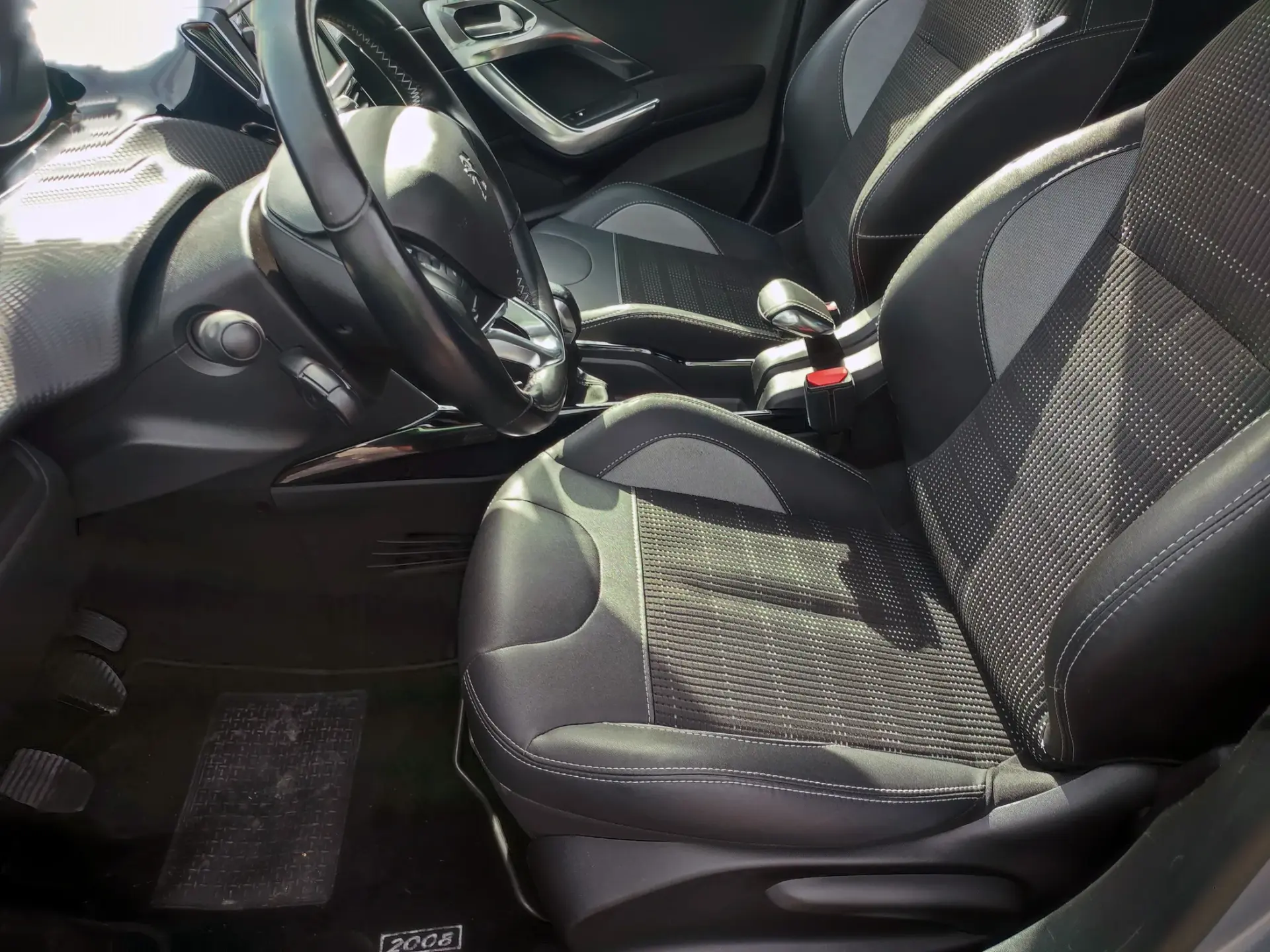 Peugeot 2008 1.2 PureTech Style 23