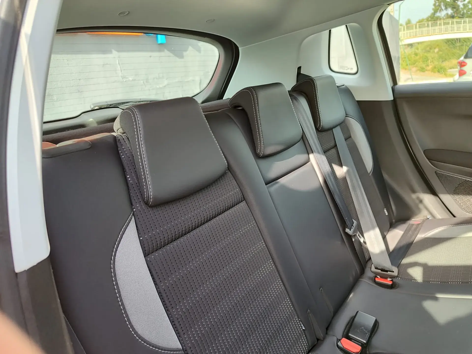 Peugeot 2008 1.2 PureTech Style 46