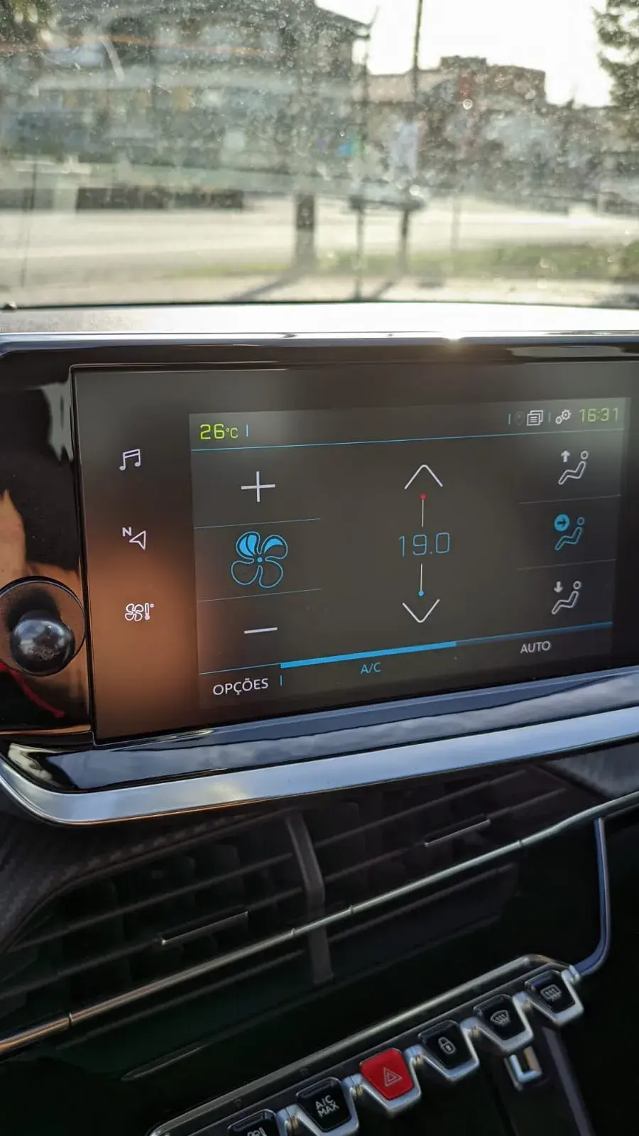 Peugeot e-208 50 kWh Active 8