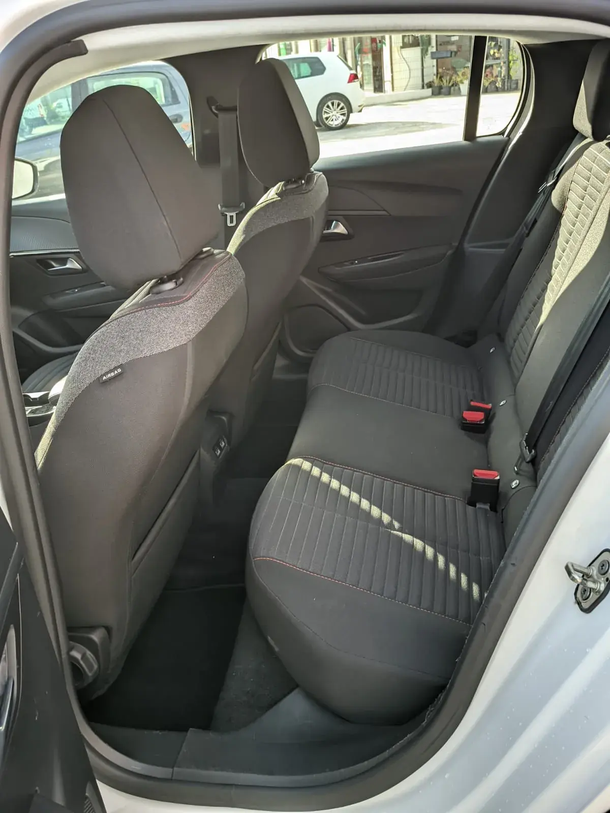 Peugeot e-208 50 kWh Active 15