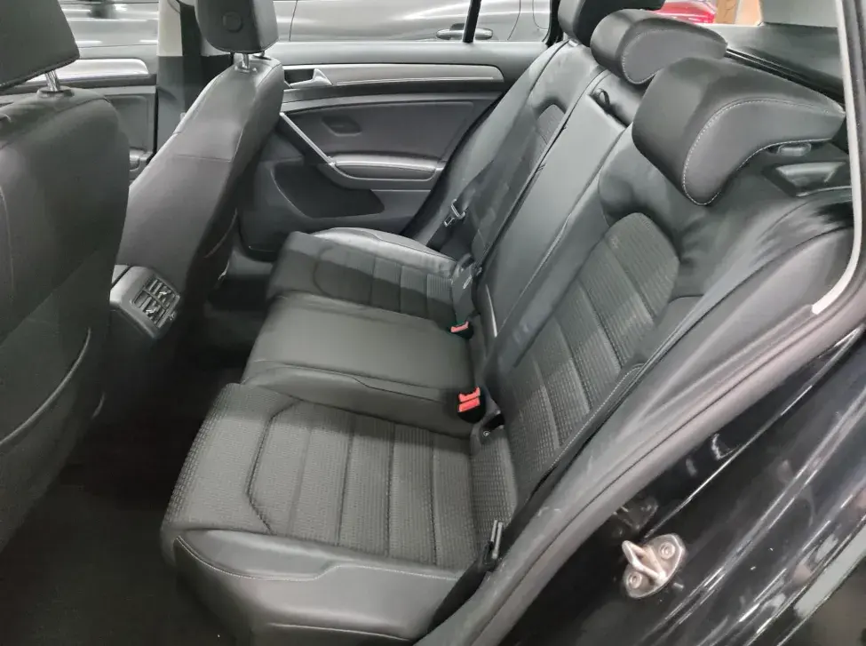 Volkswagen Golf Variant 2.0 TDi Confortline 108g 5