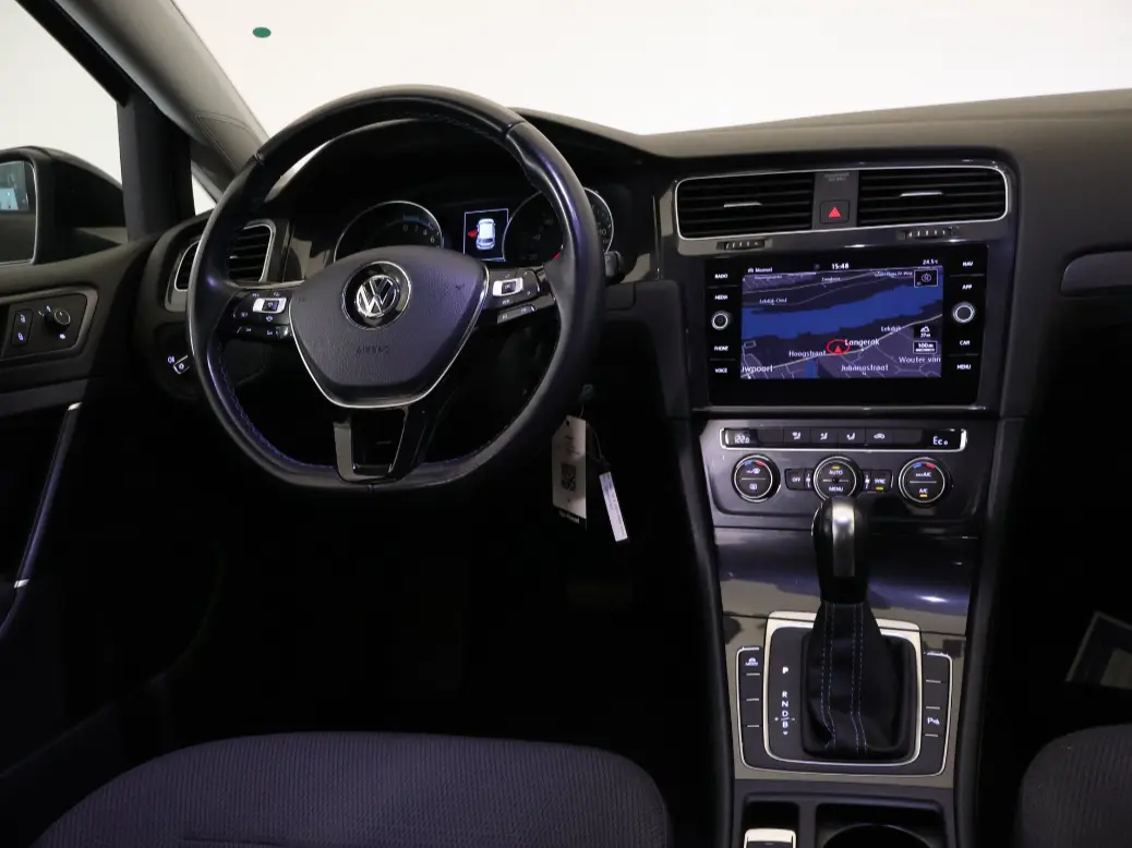 Volkswagen e-Golf Standart 3