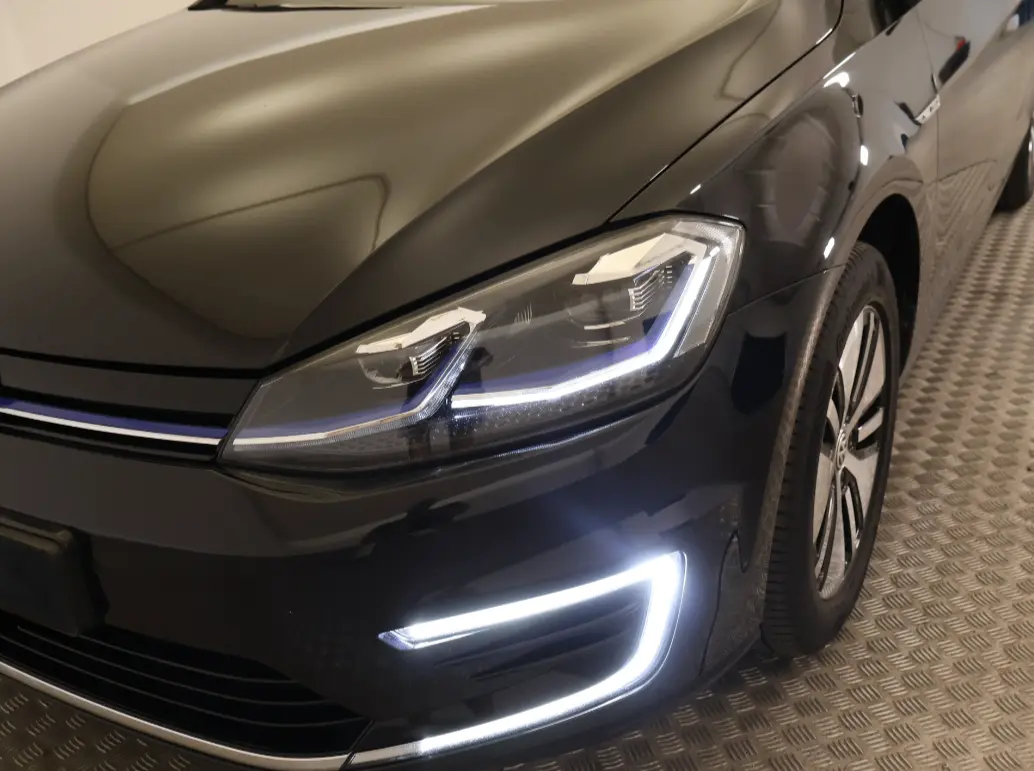 Volkswagen e-Golf Standart 4