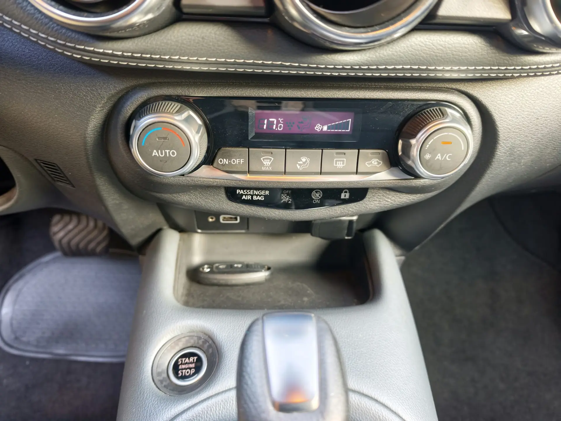 Nissan Juke 1.0 DIG-T Acenta DCT 16