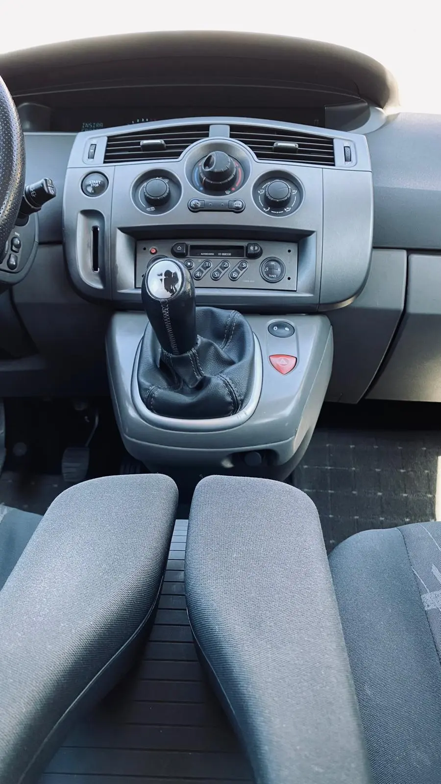 Renault Scénic 1.5 DCI Confort 13