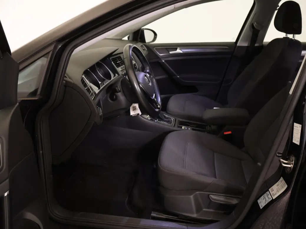 Volkswagen e-Golf Standart 2