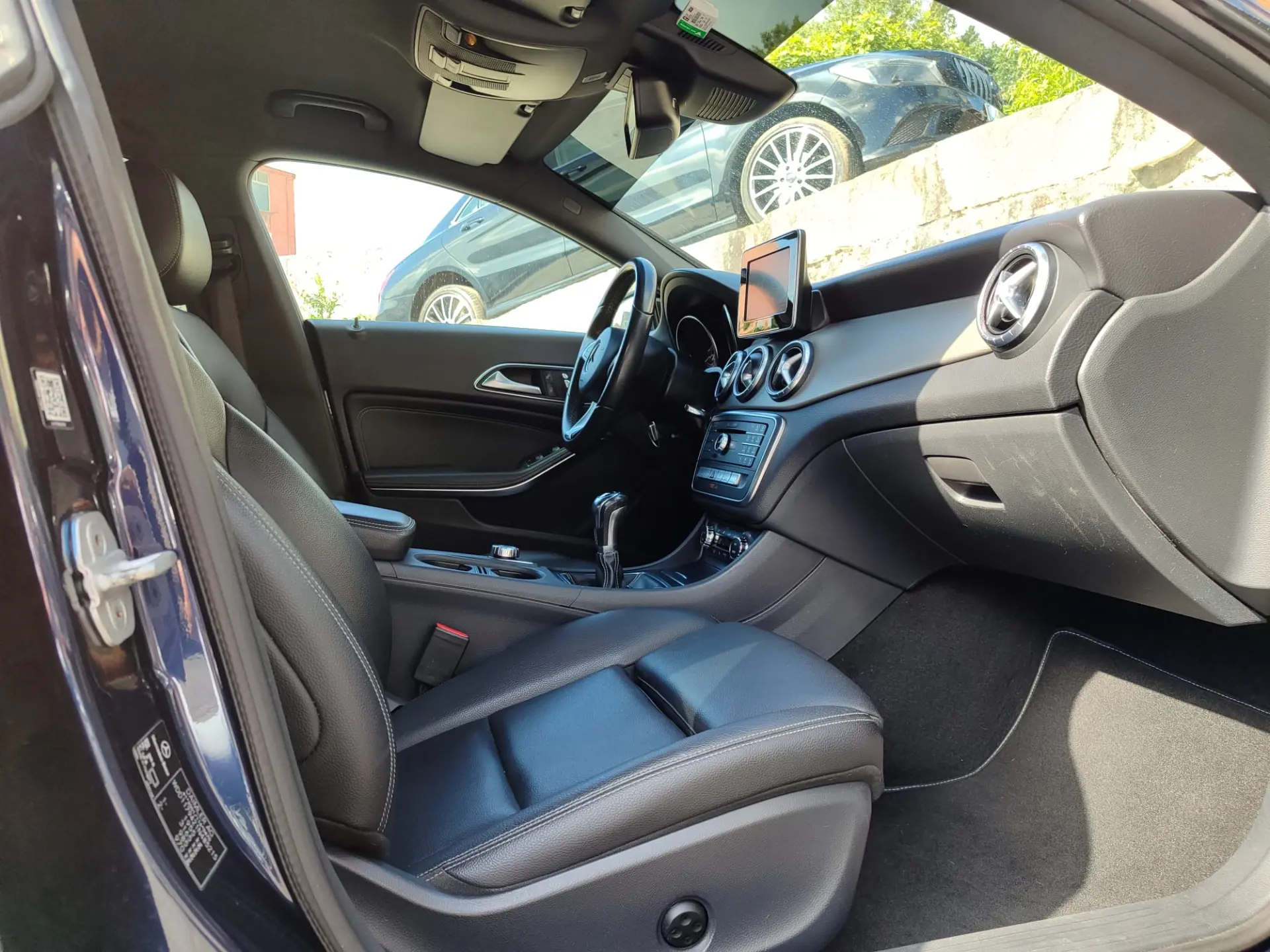 Mercedes-Benz CLA 180 AMG Line 15