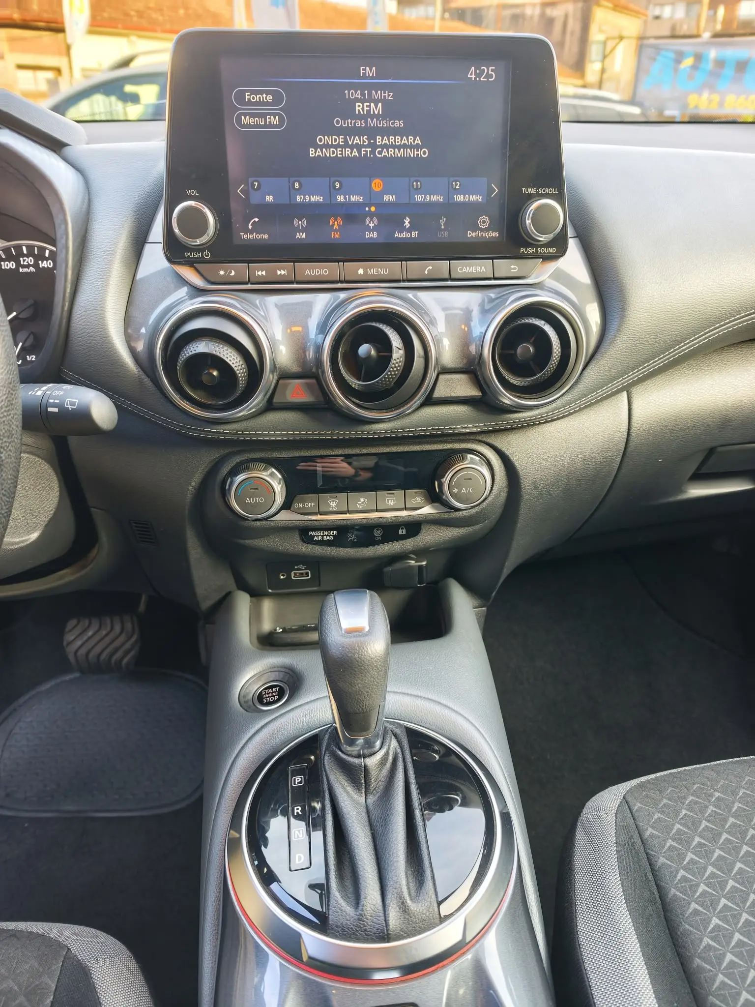 Nissan Juke 1.0 DIG-T Acenta DCT 18