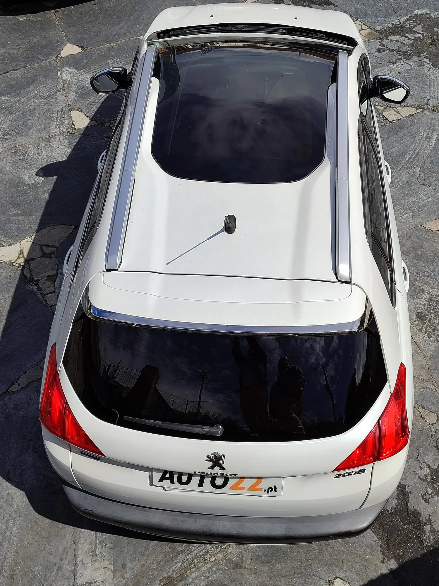 Peugeot 2008 1.6 BleuHDI 100 9