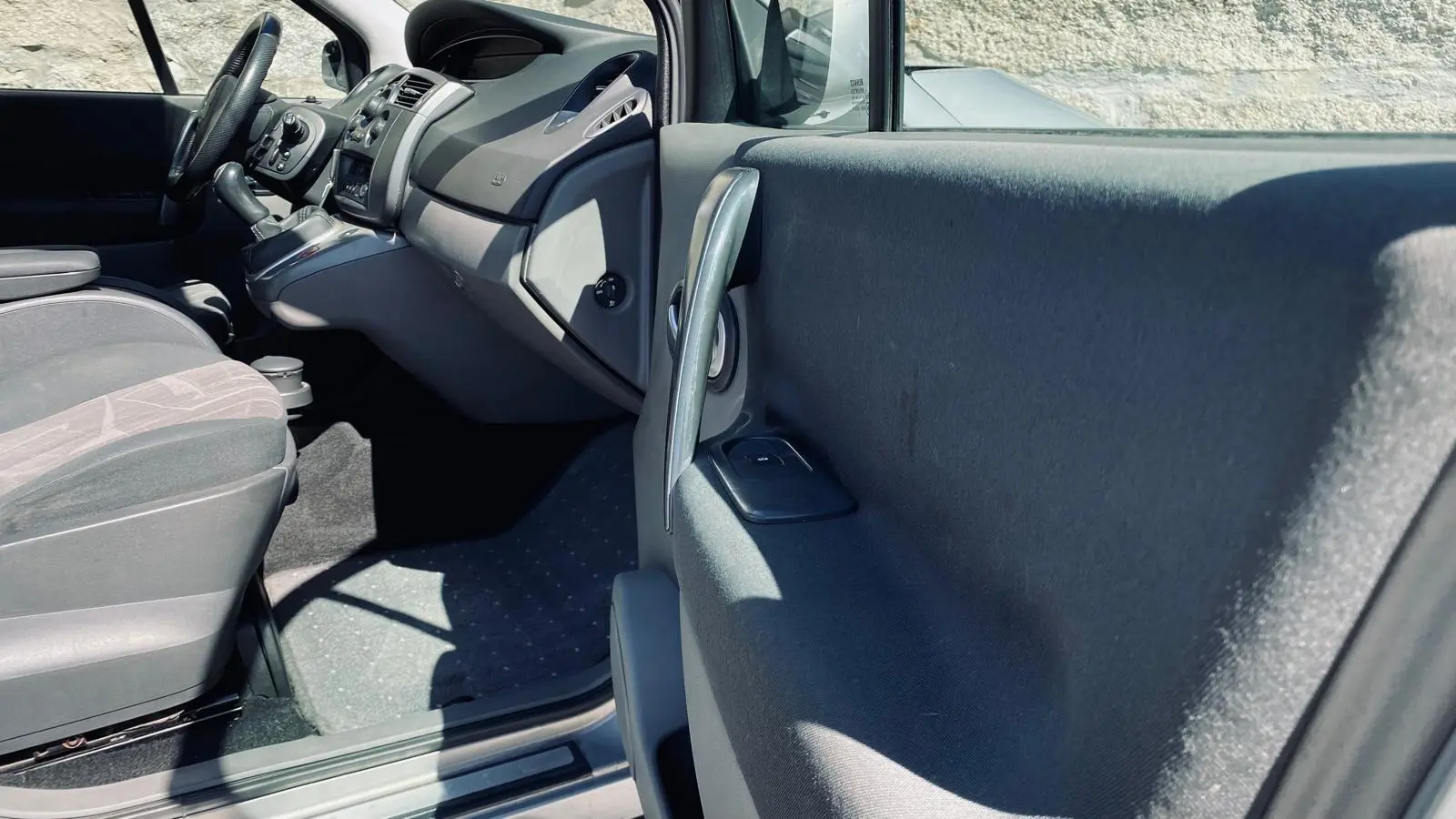 Renault Scénic 1.5 DCI Confort 16