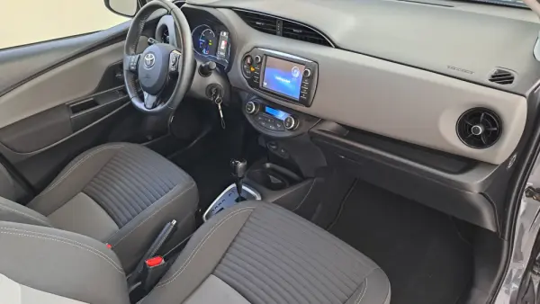 Toyota Yaris 1.5 HSD Sport +P.Techno+P.Luxury 11