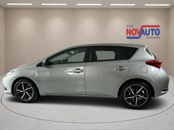 Toyota Auris 1.2T Exclusive 6