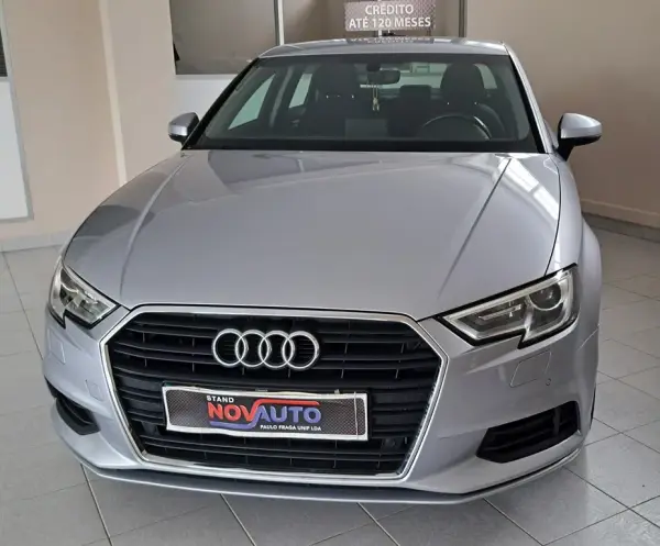 Audi A3 Limousine 30 TFSI Design S tronic 4