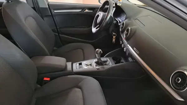 Audi A3 Limousine 30 TFSI Design S tronic 6