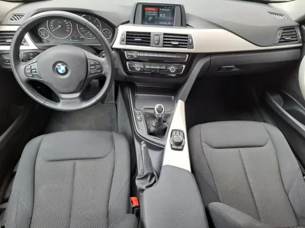 BMW 318 d Touring 22