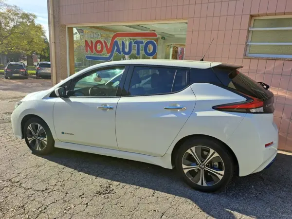 Nissan Leaf N-Connecta 6