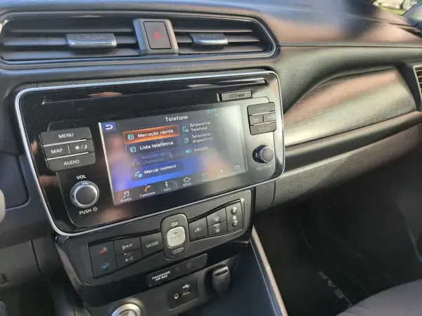 Nissan Leaf N-Connecta 9