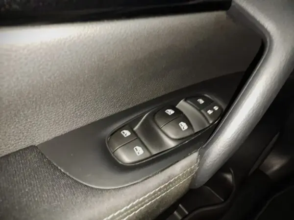 Nissan Qashqai 1.3 DIG-T N-Connecta J18 19