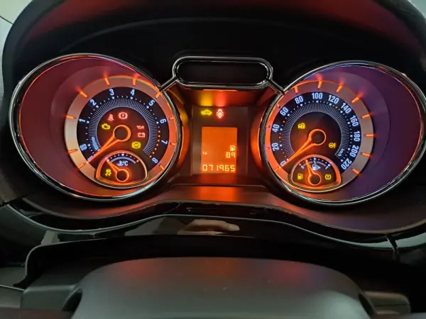 Opel Adam 1.2 Glam 14