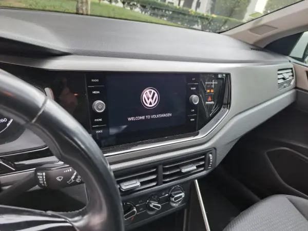 Volkswagen Polo Confortline 23