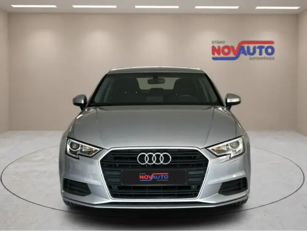 Audi A3 Limousine 30 TFSI Design S tronic 8